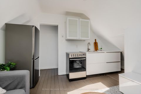 Photo 18 at 389 Woodbine Avenue, The Beaches, Toronto