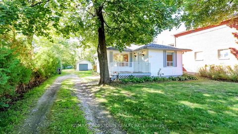 Photo 3 at 673 Roberts Road, Alcona, Innisfil