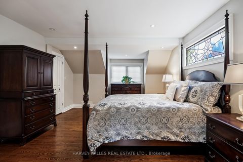 Photo 24 at 17 Elstree Road, Humber Valley, Toronto
