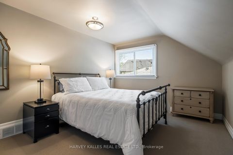 Photo 32 at 17 Elstree Road, Humber Valley, Toronto