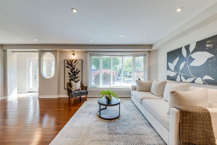 Photo 8 at 5281 Cindy Lane, Appleby, Burlington