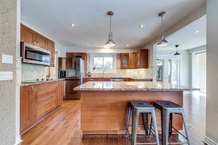 Photo 12 at 5281 Cindy Lane, Appleby, Burlington