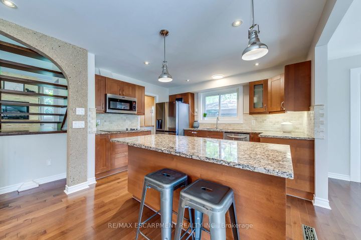 Photo 14 at 5281 Cindy Lane, Appleby, Burlington