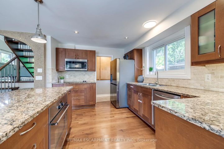 Photo 15 at 5281 Cindy Lane, Appleby, Burlington