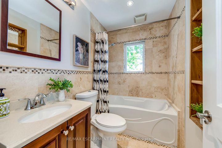 Photo 41 at 5281 Cindy Lane, Appleby, Burlington