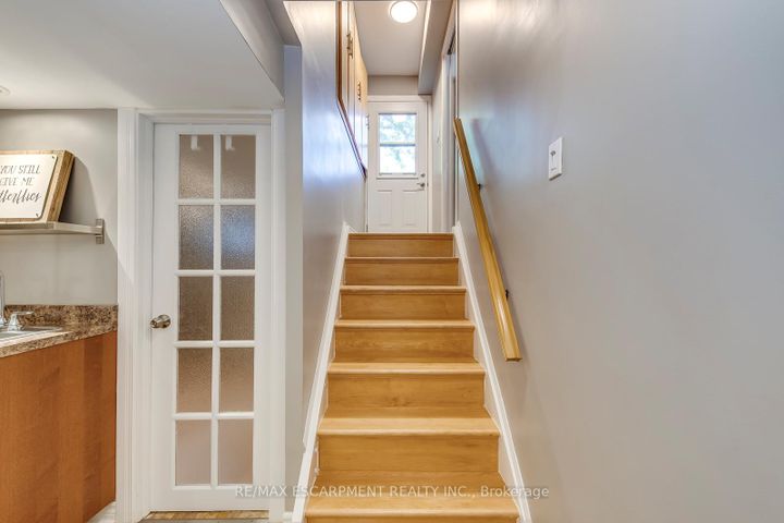 Photo 42 at 5281 Cindy Lane, Appleby, Burlington