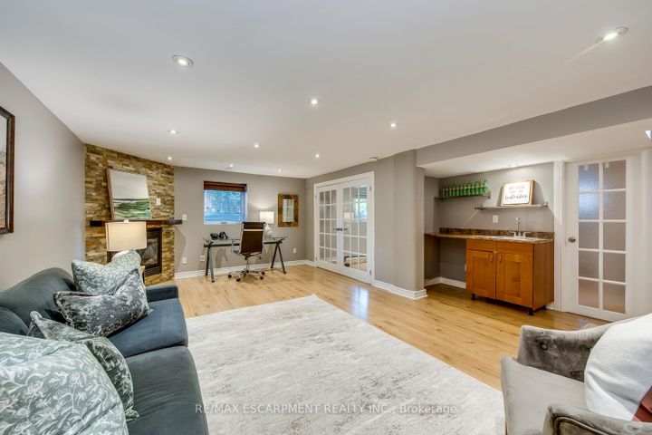 Photo 44 at 5281 Cindy Lane, Appleby, Burlington