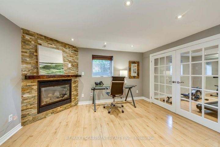 Photo 45 at 5281 Cindy Lane, Appleby, Burlington