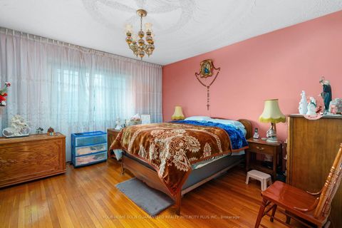 Photo 14 at 201 Westmount Avenue, Oakwood Village, Toronto