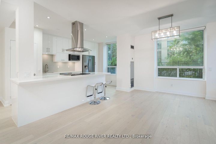 Photo 9 at 109 - 238 Doris Avenue, Willowdale East, Toronto