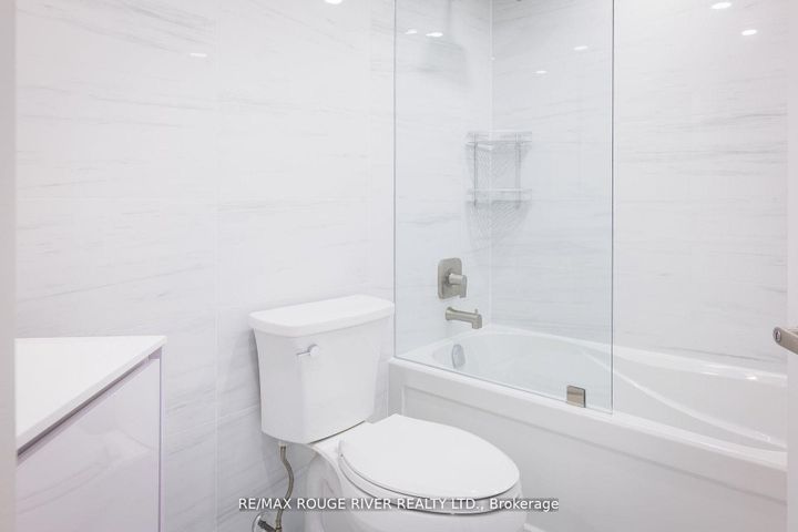 Photo 17 at 109 - 238 Doris Avenue, Willowdale East, Toronto