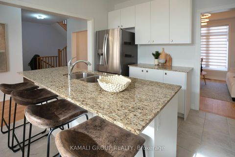Photo 6 at 51 Ahchie Court, Patterson, Vaughan