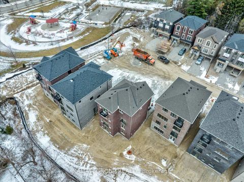 Photo 18 at 51 Ahchie Court, Patterson, Vaughan