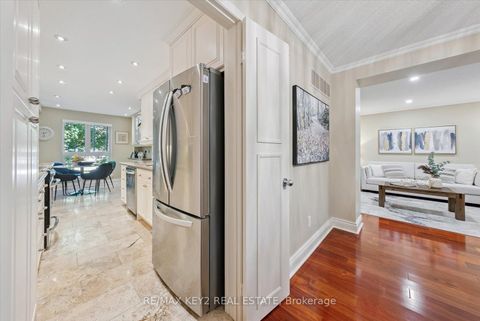 Photo 10 at 201 - 34 Snowshoe Mill Way, Windfields, Toronto
