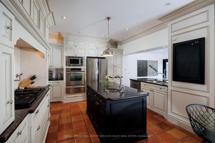 Photo 7 at 134 Roxborough Street W, Annex, Toronto