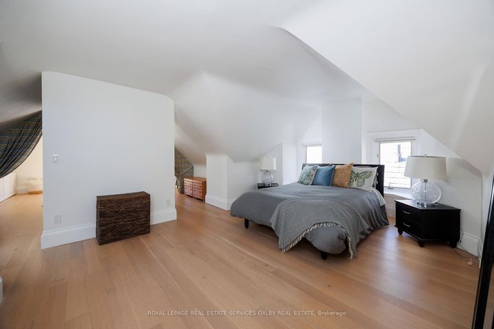 Photo 17 at 134 Roxborough Street W, Annex, Toronto