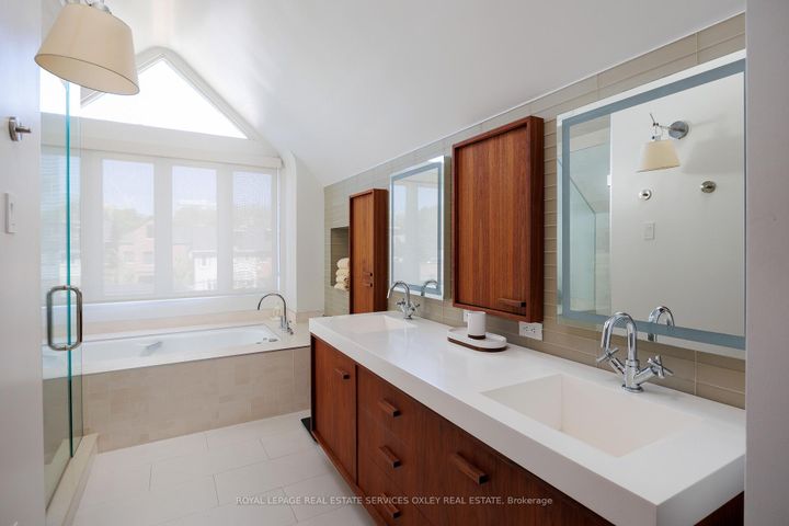 Photo 18 at 134 Roxborough Street W, Annex, Toronto