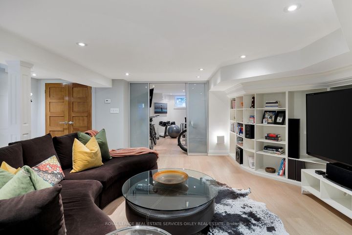 Photo 24 at 134 Roxborough Street W, Annex, Toronto