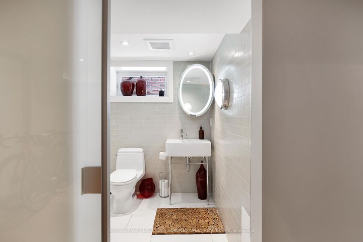 Photo 27 at 134 Roxborough Street W, Annex, Toronto