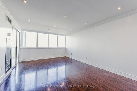 Photo 2 at 909 - 10 Markbrook Lane, Jamestown, Toronto