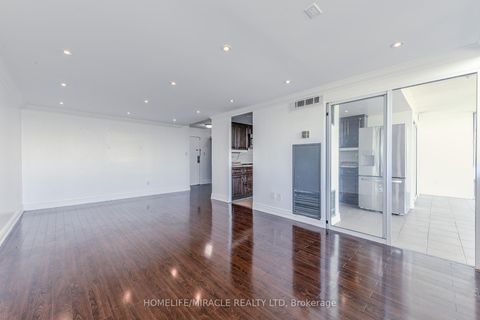 Photo 3 at 909 - 10 Markbrook Lane, Jamestown, Toronto