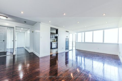 Photo 4 at 909 - 10 Markbrook Lane, Jamestown, Toronto