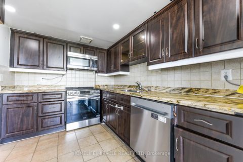 Photo 8 at 909 - 10 Markbrook Lane, Jamestown, Toronto