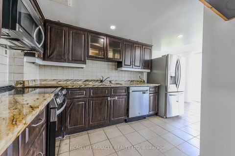 Photo 9 at 909 - 10 Markbrook Lane, Jamestown, Toronto