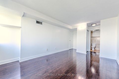 Photo 11 at 909 - 10 Markbrook Lane, Jamestown, Toronto
