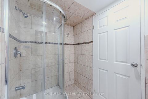 Photo 12 at 909 - 10 Markbrook Lane, Jamestown, Toronto