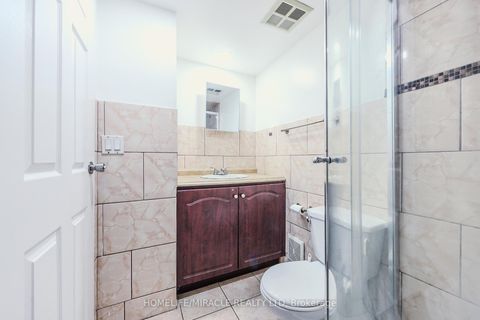Photo 13 at 909 - 10 Markbrook Lane, Jamestown, Toronto