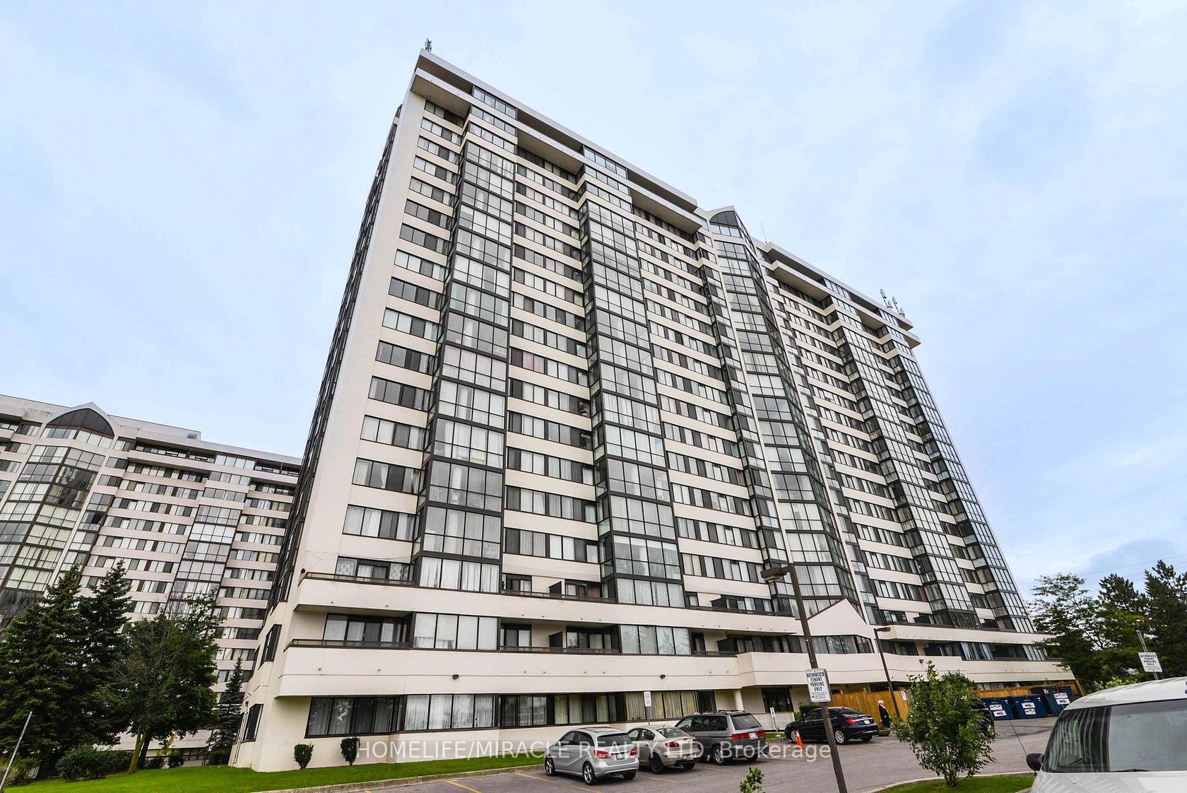 909 - 10 Markbrook Lane, Jamestown, Toronto 
