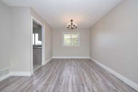 Photo 3 at 257 Dodson Road, Painswick North, Barrie