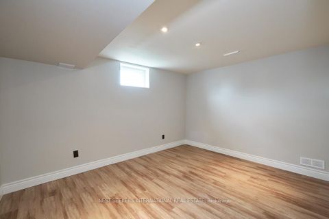 Photo 13 at 257 Dodson Road, Painswick North, Barrie