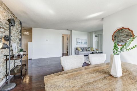 Photo 5 at 905 - 350 Red Maple Road, Langstaff, Richmond Hill