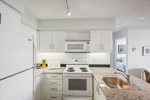 Photo 11 at 2411 - 33 Sheppard Avenue E, Willowdale East, Toronto