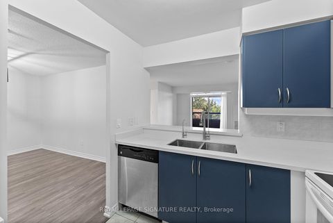 Photo 6 at 818 - 18 Sommerset Way, Willowdale East, Toronto