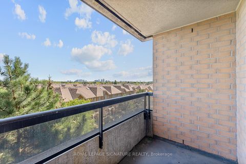 Photo 21 at 818 - 18 Sommerset Way, Willowdale East, Toronto