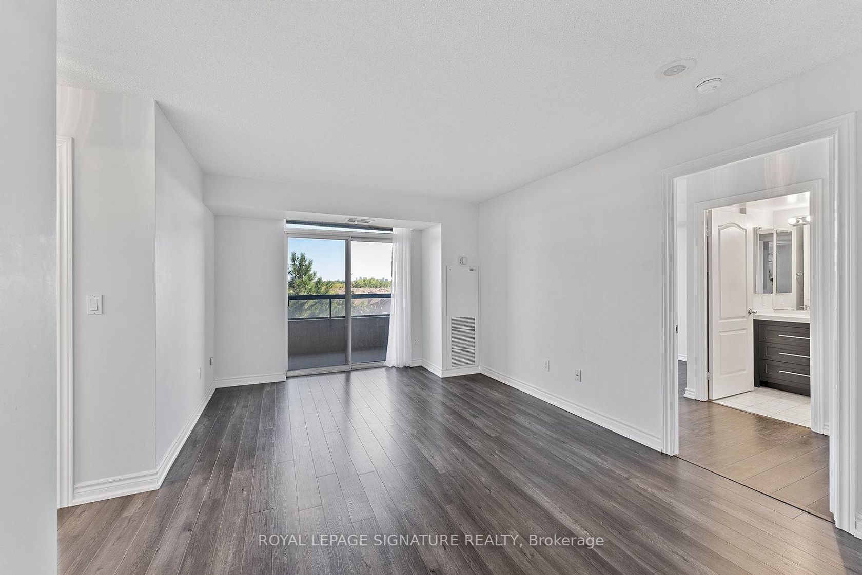 818 - 18 Sommerset Way, Willowdale East, Toronto 