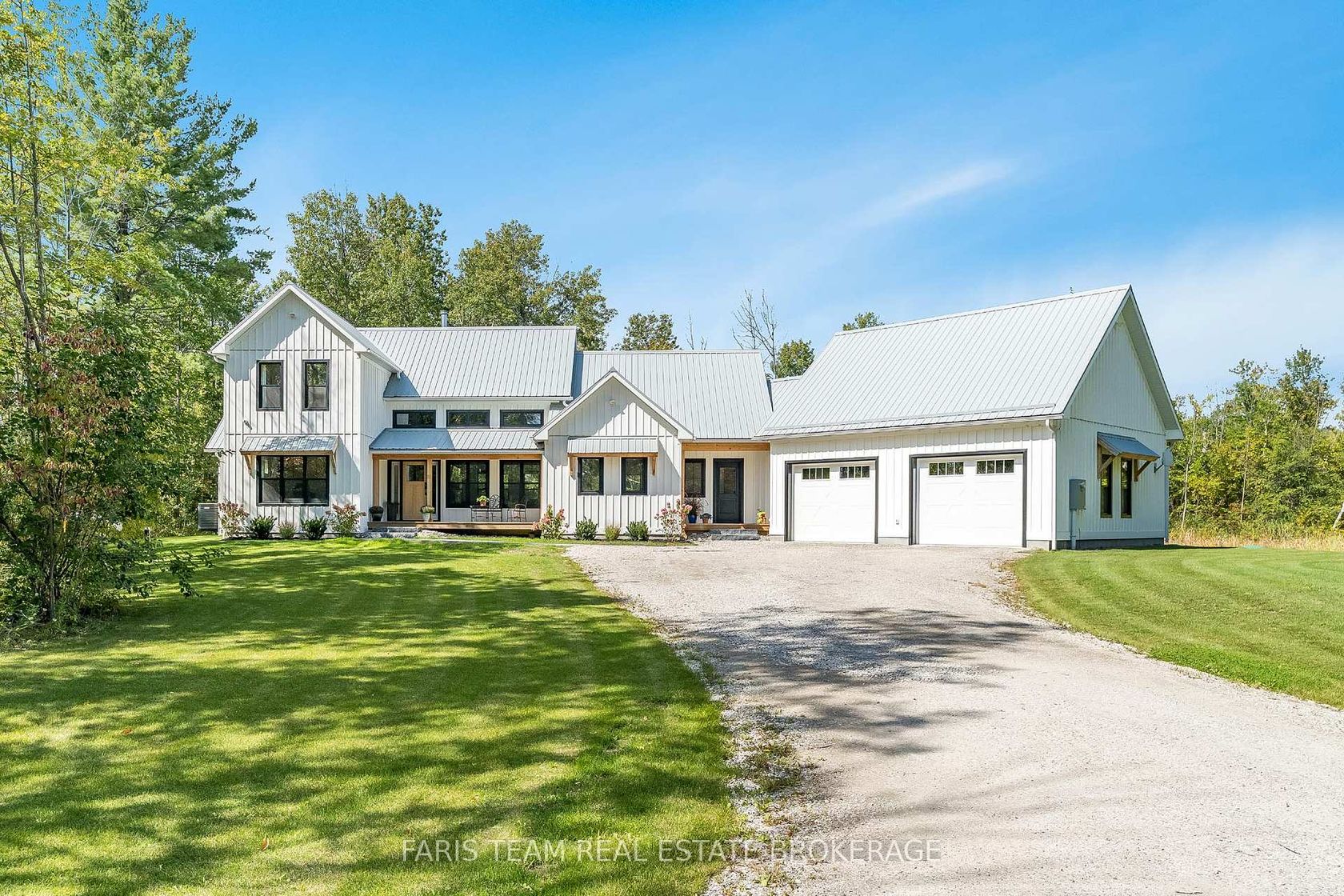 190 Toll Road, Rural King, King by Alessia Polo 190 Toll Road, Rural King, King