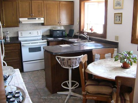 Photo 4 at 1193 Ingledene Drive, FA Falgarwood, Oakville