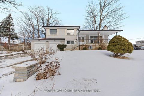 Photo 4 at 6 Brantley Crescent, York University Heights, Toronto