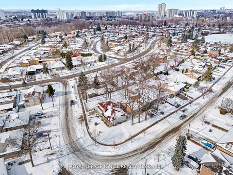 Photo 8 at 6 Brantley Crescent, York University Heights, Toronto