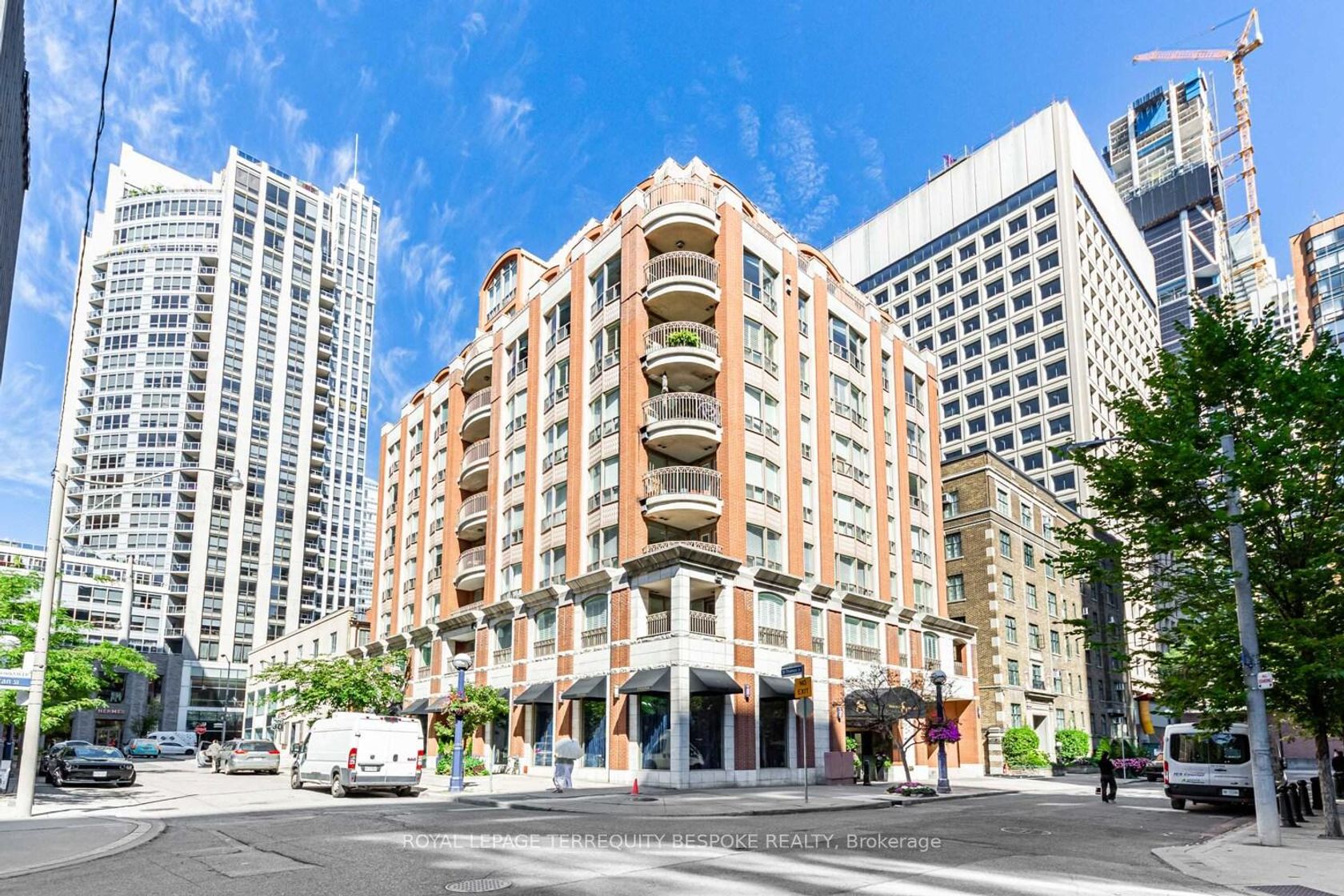 201 - 8 Sultan Street, Bay Street Corridor, Toronto 