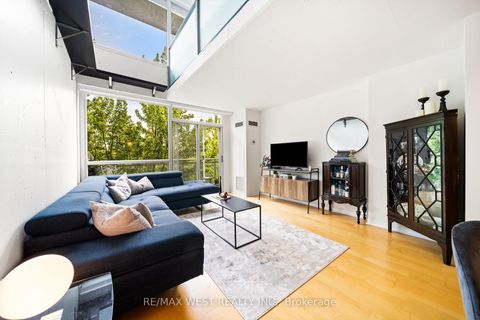 Photo 1 at 510 - 954 King Street W, Niagara, Toronto