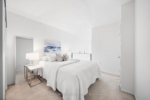 Photo 9 at 510 - 954 King Street W, Niagara, Toronto
