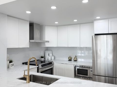 Photo 17 at Sph207 - 28 Hollywood Avenue, Willowdale East, Toronto