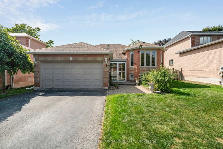 Photo 0 at 3 Bronze Crescent, Bradford, Bradford West Gwillimbury