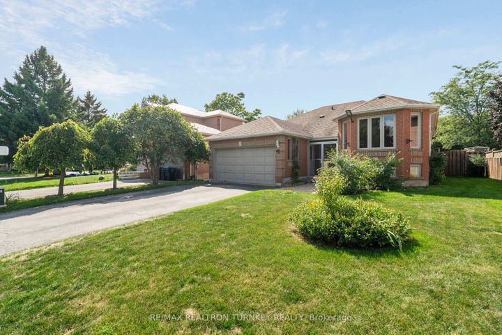Photo 1 at 3 Bronze Crescent, Bradford, Bradford West Gwillimbury