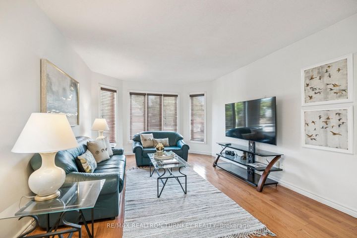 Photo 8 at 3 Bronze Crescent, Bradford, Bradford West Gwillimbury